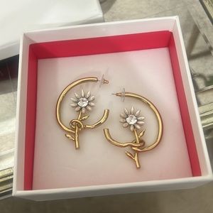 Oscar de la Renta Daisy Earrings